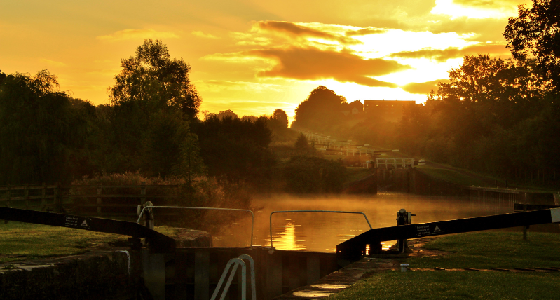 Caen Hill Lock Sunset